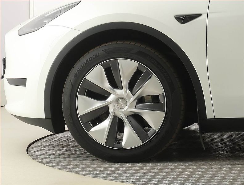 Tesla Model Y (2023) RWD LFP 60kWh, SoH 95% - fotka 14 z 33