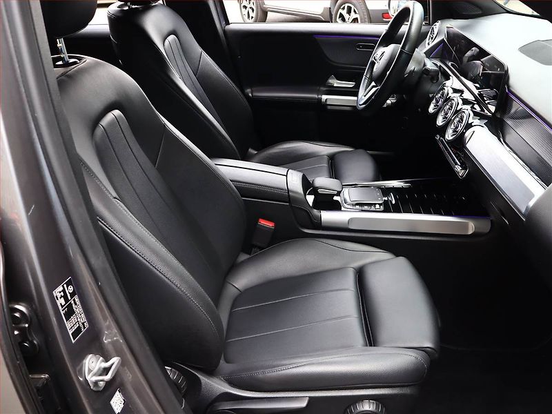 Mercedes-Benz GLB (2021) 200 d 4MATIC - fotka 7 z 21