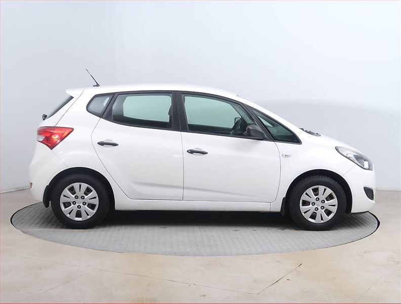 Hyundai ix20 (2015) 1.4 CRDi, nová STK, v provozu - fotka 6 z 14