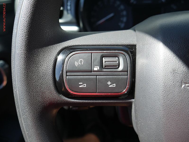 Citroën C3 (2019) 1.2i, 1.maj,ČR, AC, temp - fotka 12 z 21