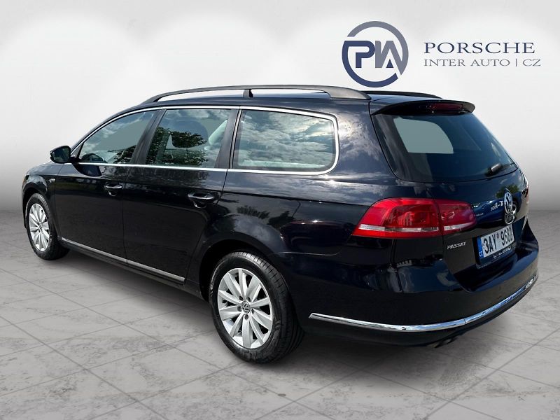 Volkswagen Passat 2,0 TDI Comfortline  103 kW - fotka 8 z 27
