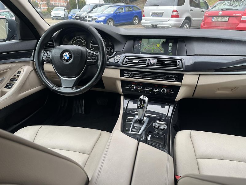 BMW Řada 5 (2014) 2,0D 135Kw NAVI,SV.KŮŽE,XENON - fotka 11 z 17