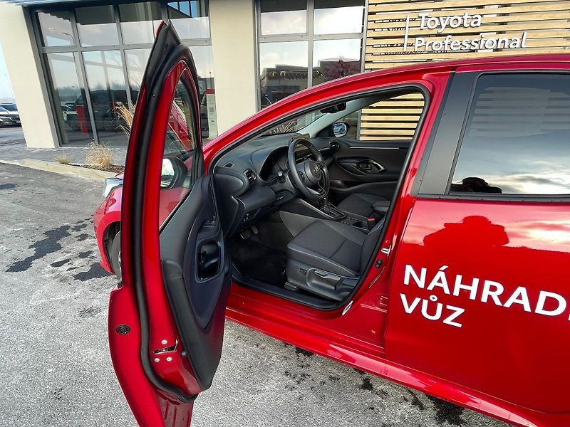 Toyota Yaris 1.5 Hybrid 116HP Style - fotka 11 z 27