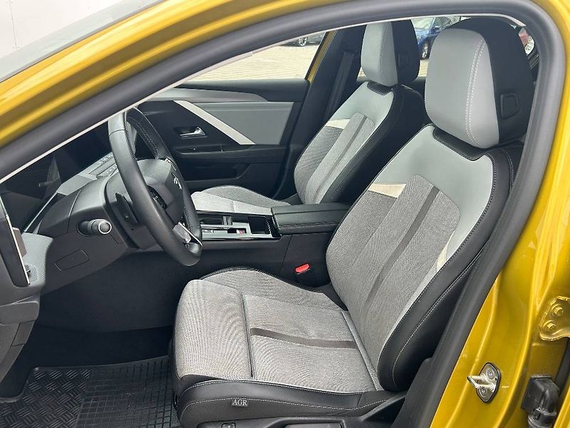 Opel Astra Elegance AT8 1,2 TURBO - fotka 6 z 25
