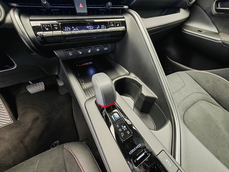 Toyota C-HR 2.0 PHEV GR SPORT - fotka 34 z 39