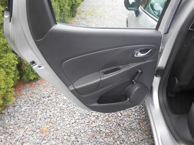Renault Clio 0,9TCe,NAVI, CHROM, 65TKM - fotka 20 z 39