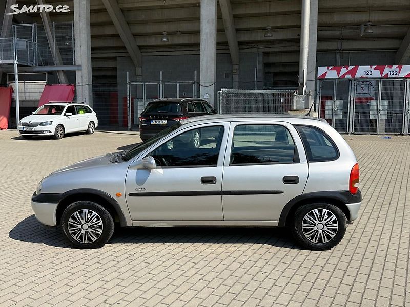 Opel Corsa (2001) 1.0i, 40kw 155t. KM! - fotka 2 z 19