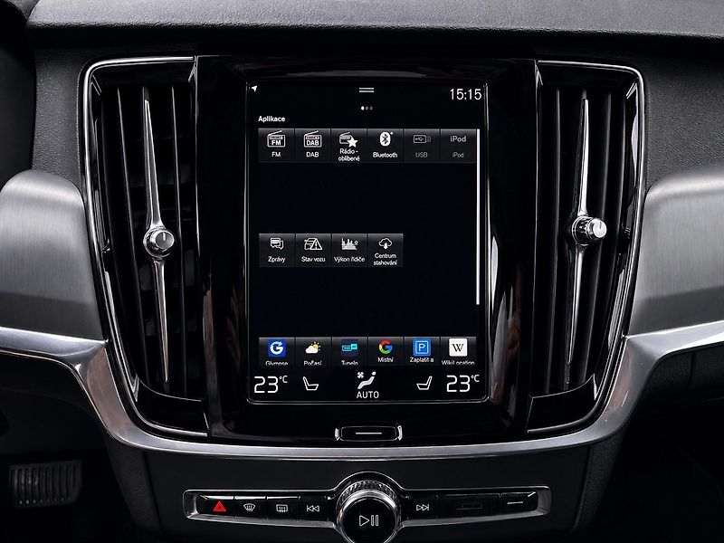 Volvo V90 (2019) 2.0 D4 140kW MOMENTUM - fotka 20 z 32