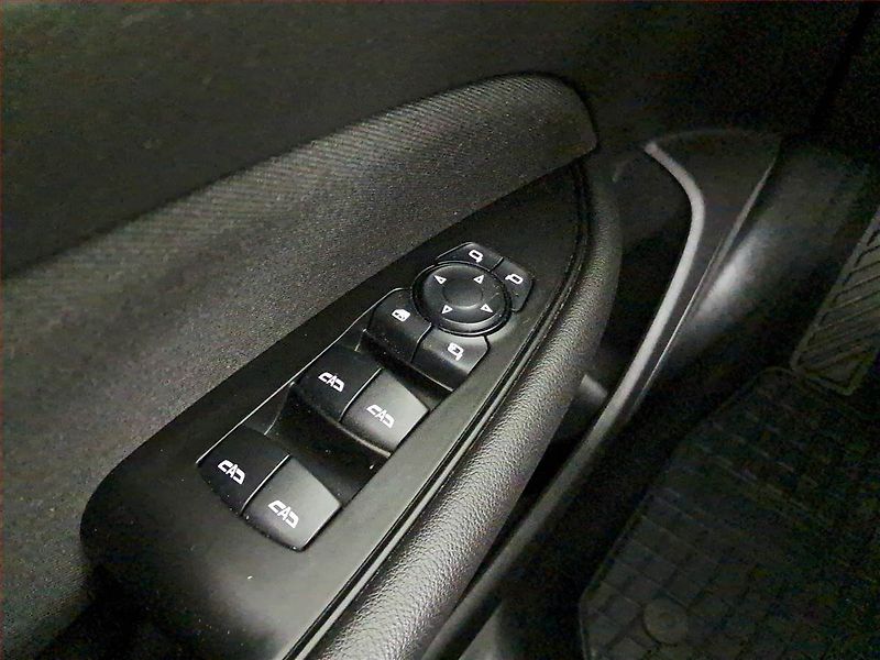 Opel Insignia (2018) 1.6 CDTI, Navi, Tempomat - fotka 17 z 21