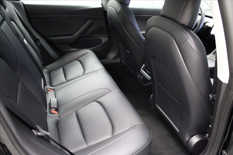 Tesla Model 3 0,0 Standard plus zánovní - fotka 11 z 26