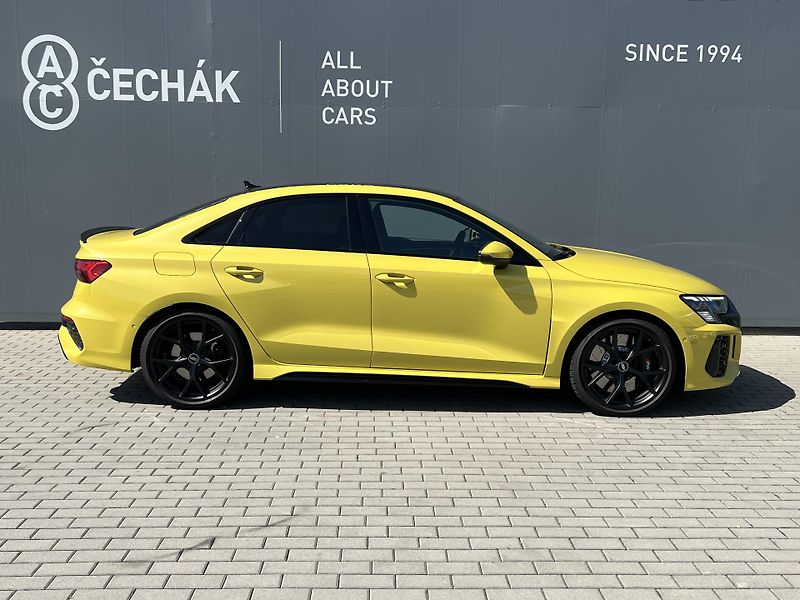 Audi RS 3 (2024) 2,5 TFSI Quattro 294KW - fotka 4 z 37