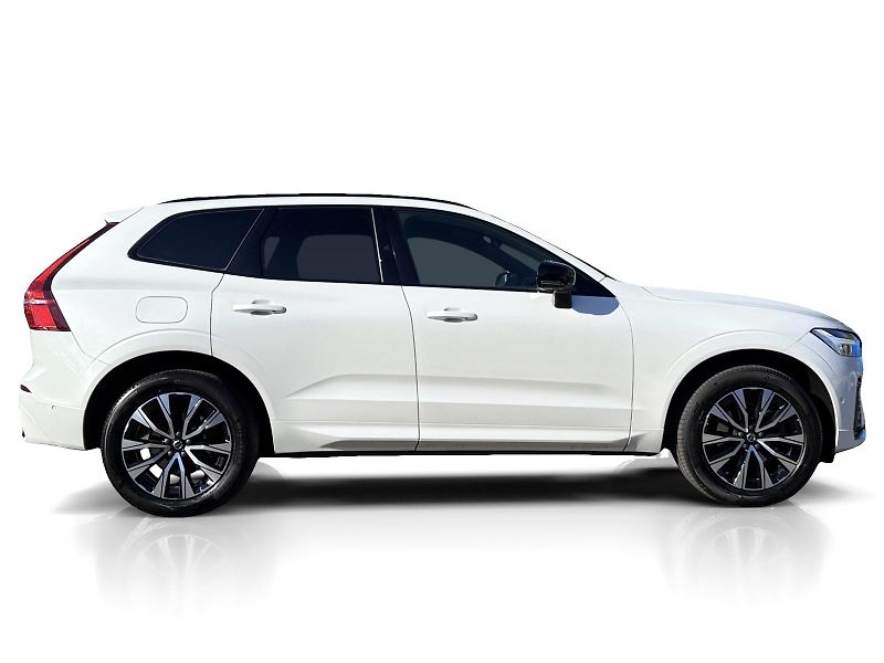 Volvo XC60 B5 AWD // PLUS DARK // 1.maj.  - fotka 6 z 44