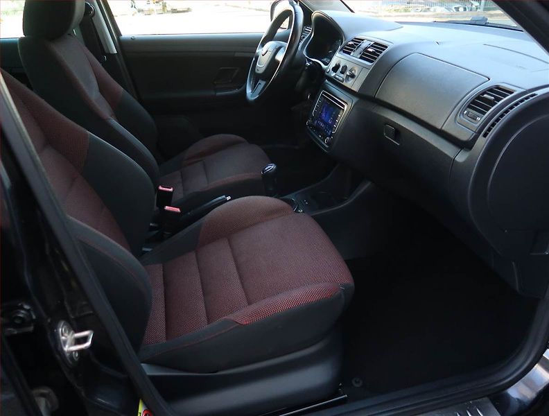Škoda Fabia (2010) Sport 1.2 TSI, po STK - fotka 9 z 15