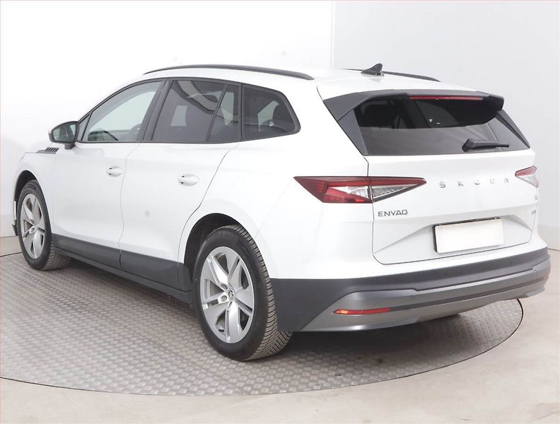 Škoda Enyaq (2023) 60 (62 kWh), SoH 93% - fotka 4 z 23