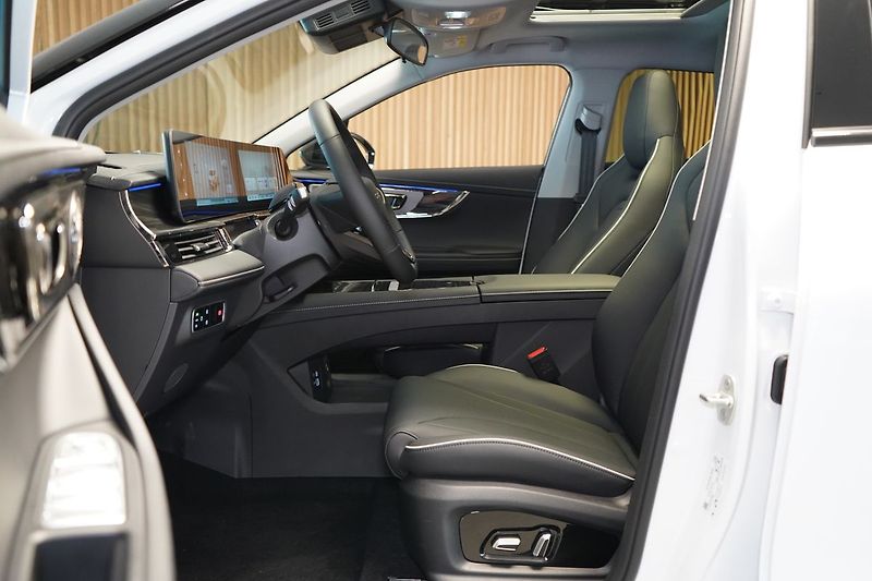 Omoda 5 PREMIUM 1.6 T-GDI DCT - fotka 11 z 28