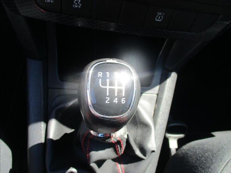 Škoda Yeti 1,4 TSI, MonteCarlo, servis, - fotka 17 z 30
