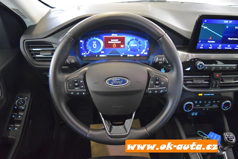 Ford Kuga 1.5 EBLUE TITANIUM 56 000 KM - fotka 29 z 57