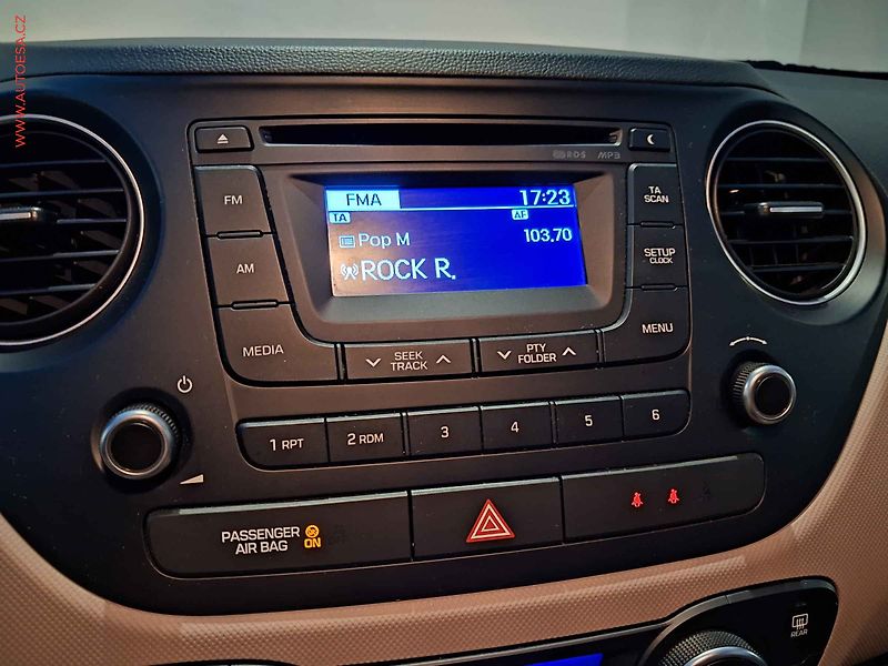Hyundai i10 (2016) 1.0i, ČR, AC - fotka 14 z 14