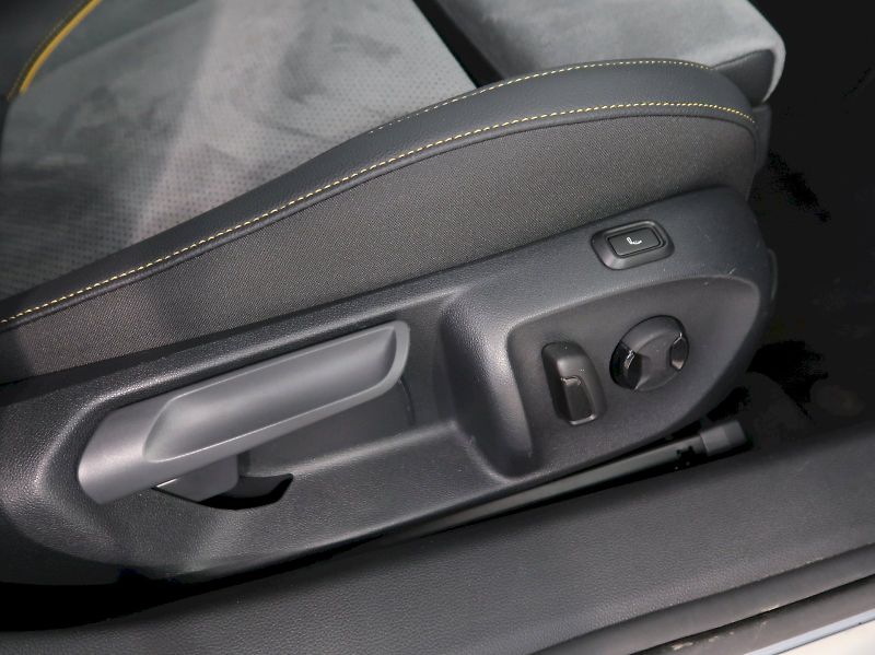 Škoda Superb (2024) 2.0TDI 110KW DSG CANTON LED MA - fotka 16 z 41