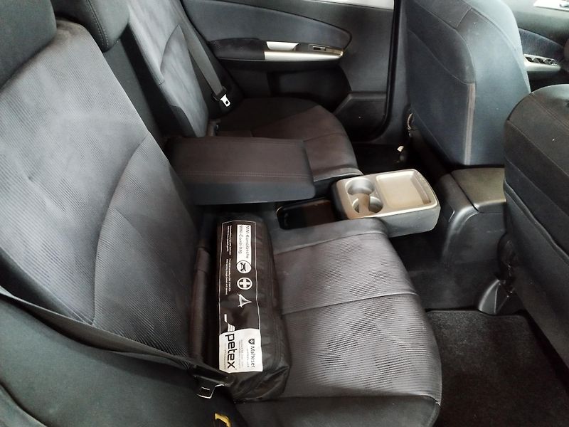 Subaru Forester (2010) 2.0i,taž.zař.,4x4 - fotka 14 z 33