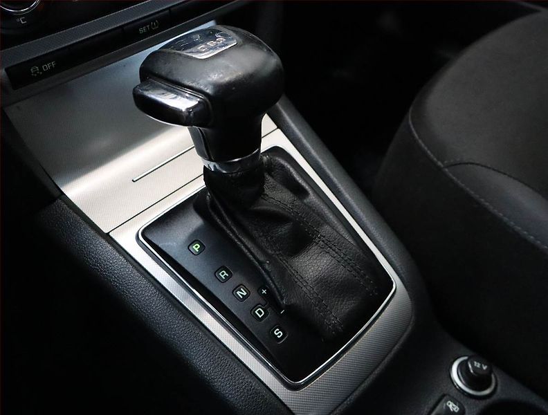 Škoda Octavia (2011) 2.0 TDI, Automat, nová STK - fotka 13 z 17