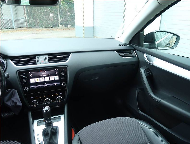 Škoda Octavia (2020) 1.5 TSI, Automat, Kůže, Navi - fotka 8 z 21