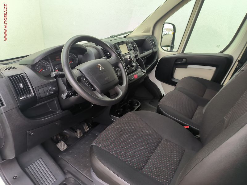 Peugeot Boxer (2018) 2.0HDi L4H2, ČR, 120kW, AC - fotka 11 z 22