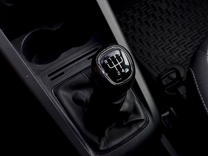 Škoda Fabia (2021) Combi Ambition 1,0 Tsi 70 Kw - fotka 19 z 32