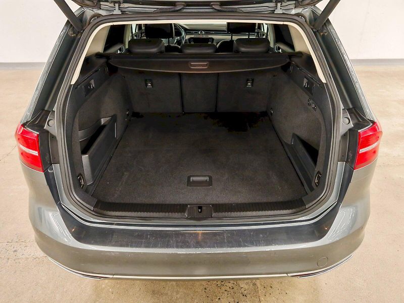 Volkswagen Passat (2015) Variant 2.0 TDI DSG 4x4 Highli - fotka 29 z 32