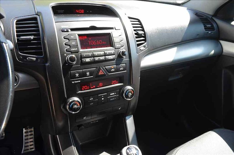 Kia Sorento (2012) 2,2 CRDI AWD - fotka 14 z 21
