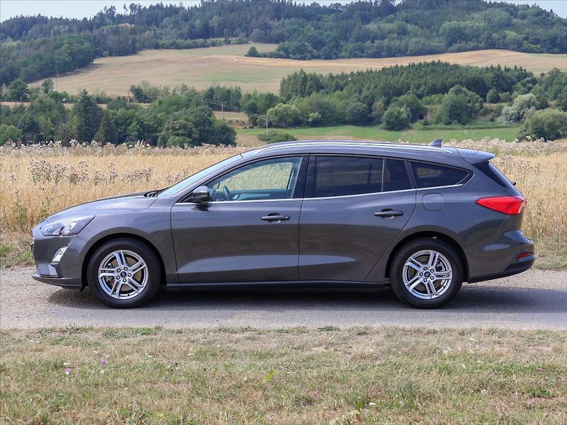 Ford Focus 1,0 EB 92kW EDIT Aut.klima Nav - fotka 4 z 37