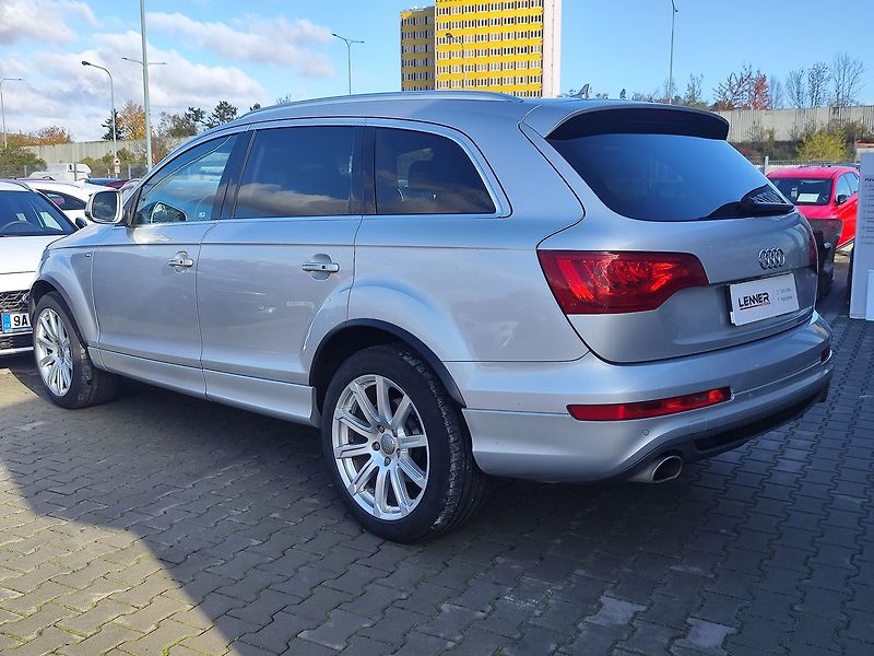 Audi Q7 3.0 TDI/180kW S-Line 4x4 AT - fotka 7 z 45