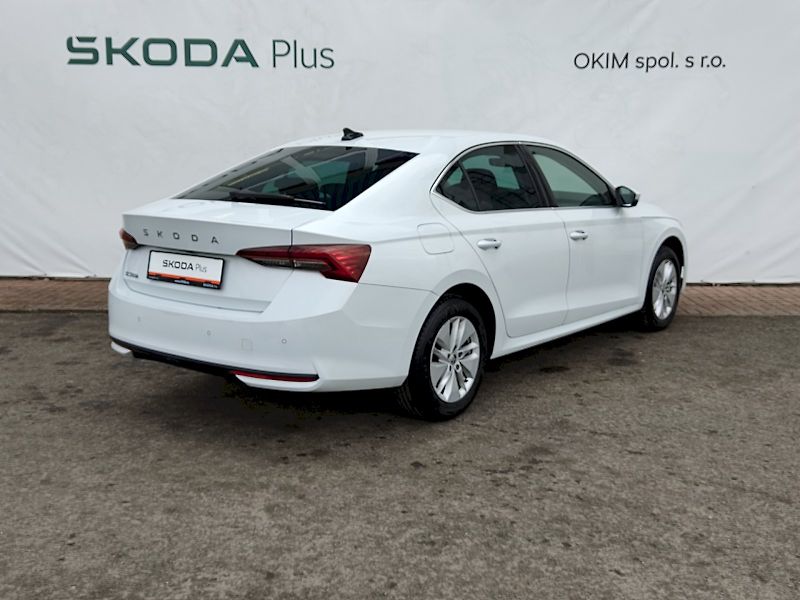 Škoda Octavia (2024) Top Selection 1,5 Tsi 110 Kw D - fotka 2 z 36