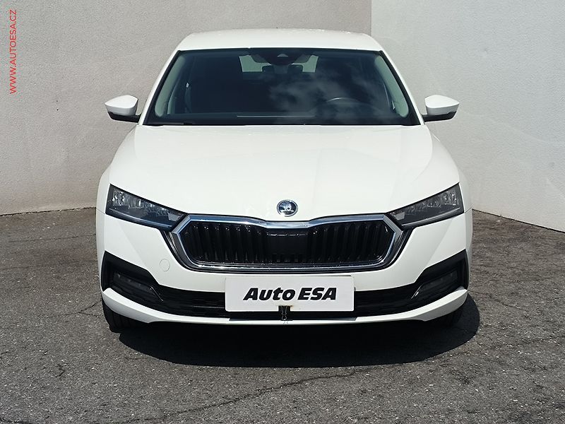 Škoda Octavia (2021) 1.5 TSi, 2.maj,ČR, Ambition - fotka 2 z 25