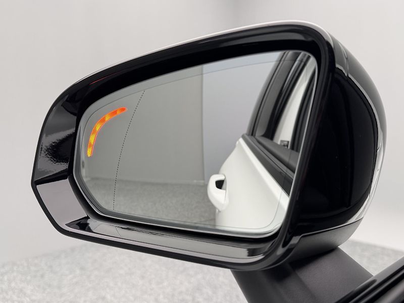 Volvo V60 (2026) T6 AWD Plug-in DARK ULTRA - fotka 20 z 24