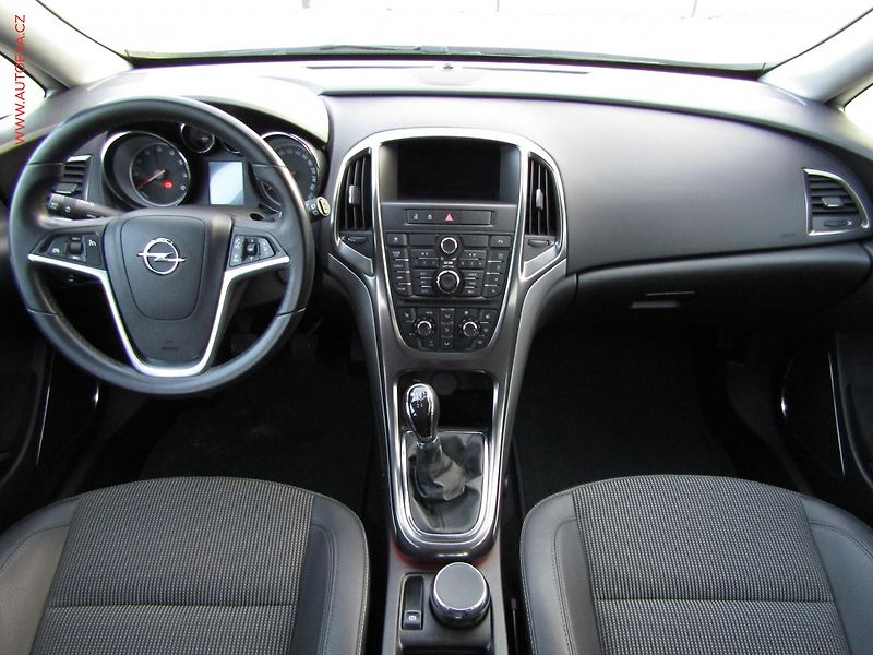 Opel Astra (2010) 1.4i, 2.maj,ČR, AC, navi - fotka 8 z 17