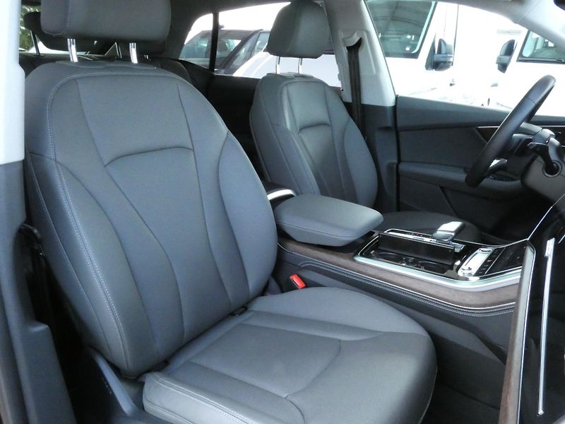 Audi Q8 50 TDI Quattro - fotka 22 z 30