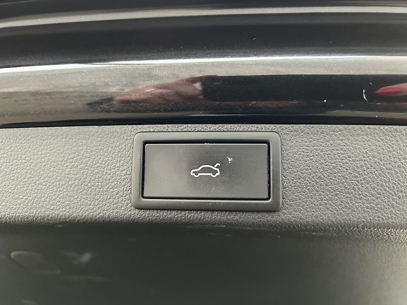 Škoda Octavia 1.5 TSI Top selection - fotka 21 z 23