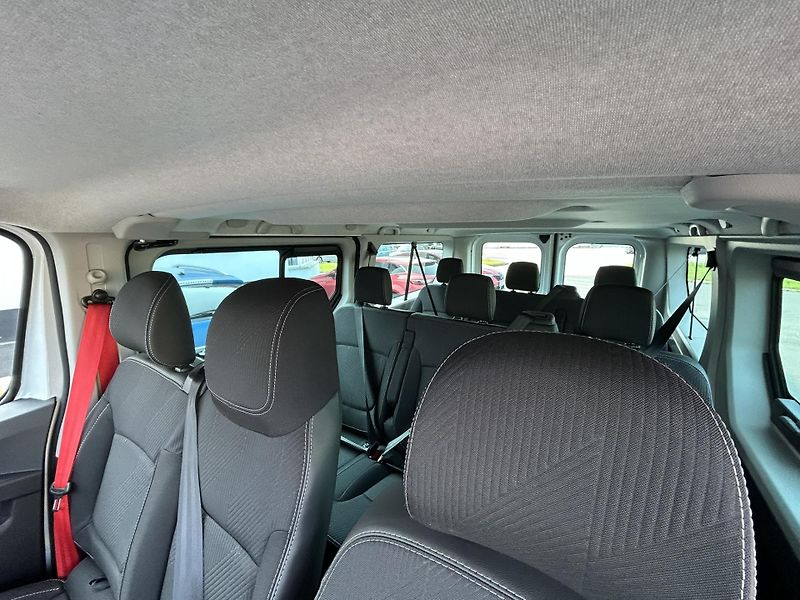 Renault Trafic (2026) COMBI L2H1 150k RED 9 míst - fotka 12 z 30