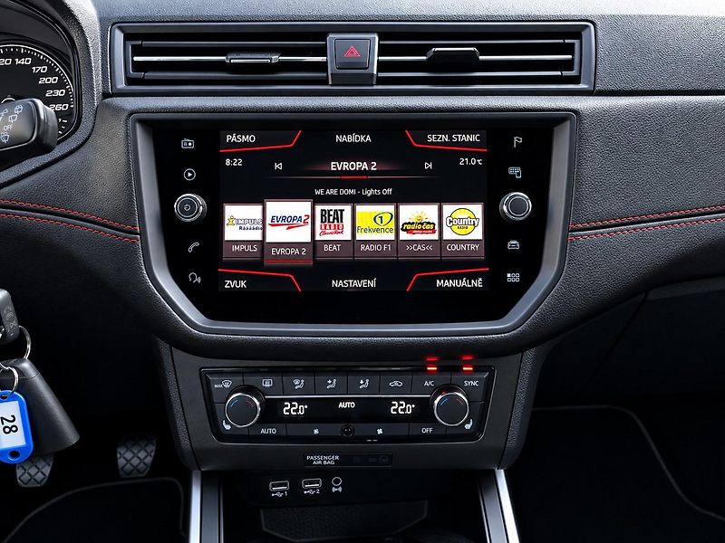 Seat Arona (2020) 1.5 TSI 110 kW FR - fotka 19 z 35