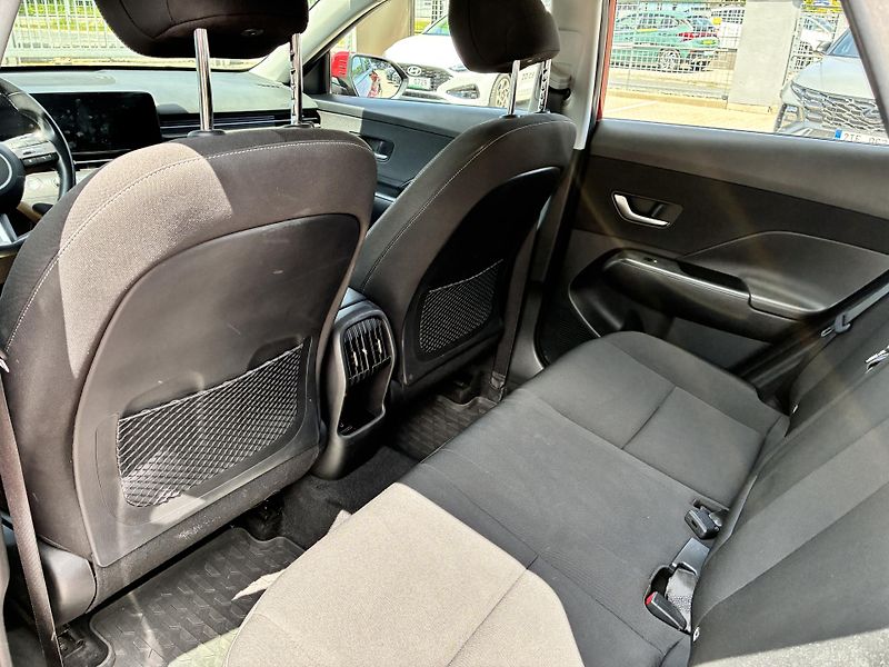 Hyundai Kona 1.0T-GDi 88kW SMART ZÁRUKA  - fotka 11 z 27