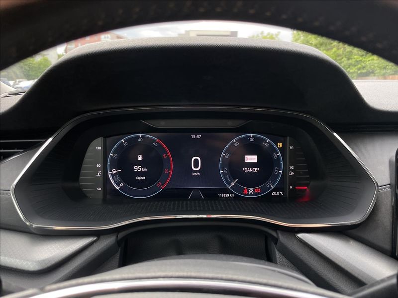 Škoda Octavia 2,0 TDI Combi Ambition Plus - fotka 9 z 22