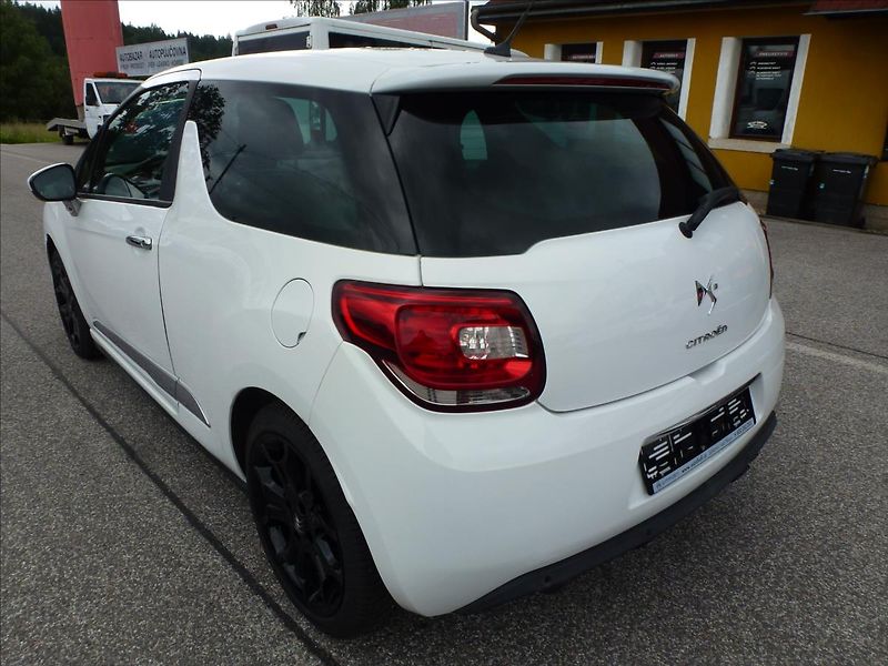 Citroën DS3 1,6 16V VTi THP SportChic - fotka 11 z 51