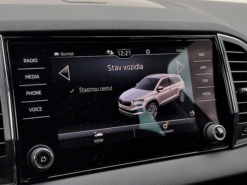 Škoda Karoq (2023) Style Plus 2,0 Tdi 110 Kw 4x4 - fotka 10 z 36