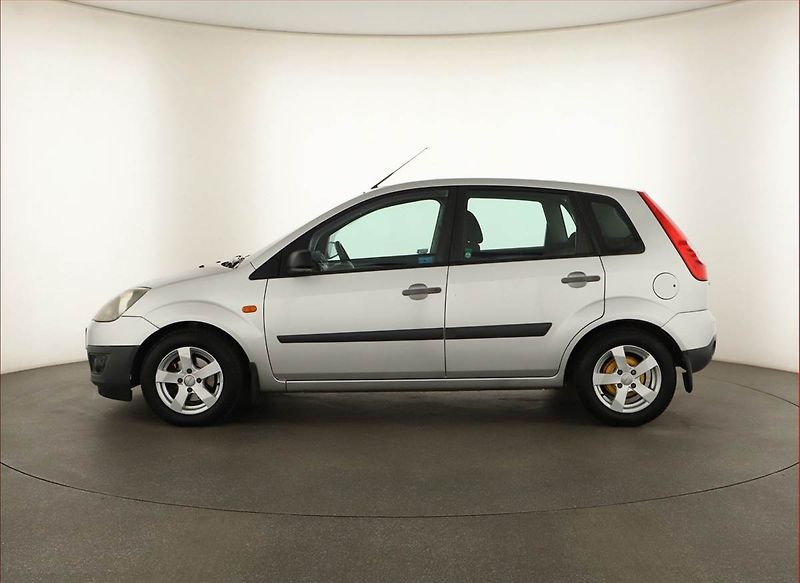 Ford Fiesta (2007) 1.25, Klima, oblíbený vůz - fotka 3 z 12