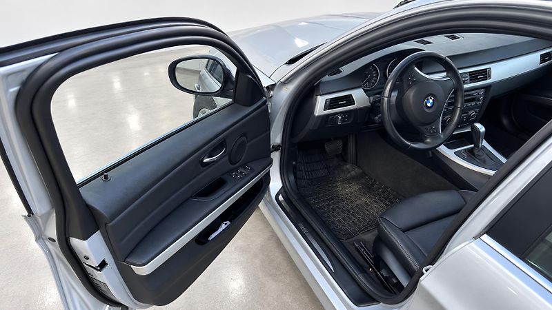 BMW Řada 3 (2012) - fotka 14 z 17