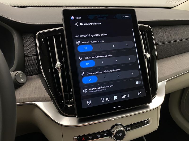 Volvo XC90 (2026) T8 AWD Plug-in DARK ULTRA - fotka 50 z 79