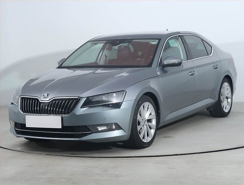 Škoda Superb (2019) Style 2.0 TDI, Kůže, Navi - fotka 2 z 22
