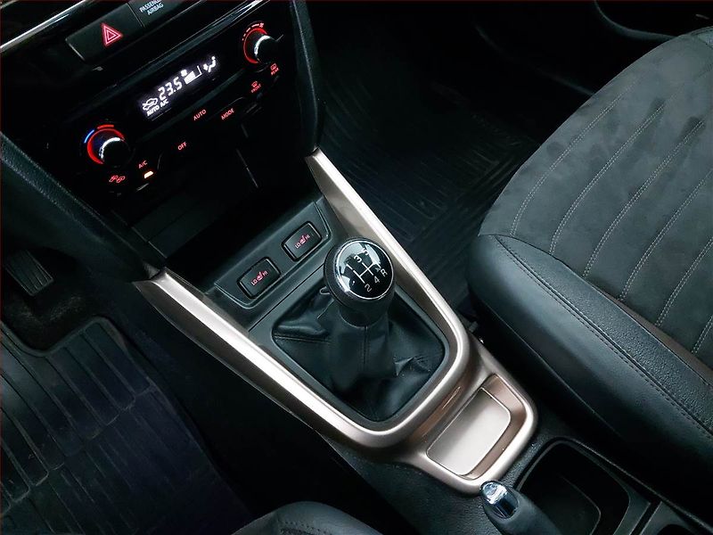 Suzuki Vitara (2018) 1.6 VVT, Kůže, Navi, Tempomat - fotka 13 z 20