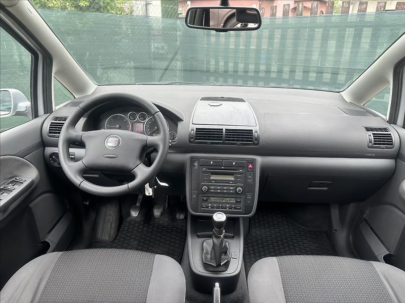 Seat Alhambra 1,9 TDI 7.MÍST BEZ KOROZE - fotka 15 z 21